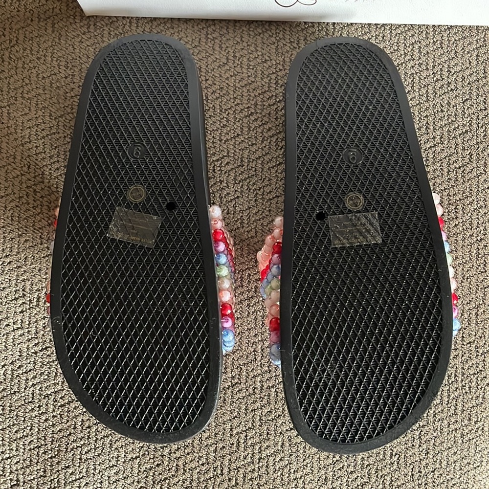 New in Box-Jessica Simpson slides! - Picture 2 of 3